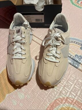 New Balance 327 Women's Beige & White Canvas Retro Sneakers